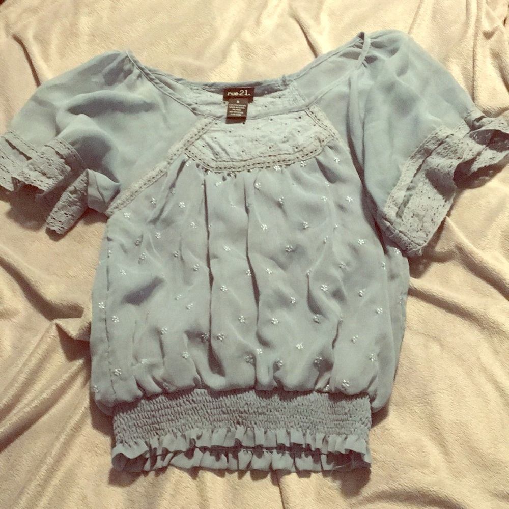 Dainty top